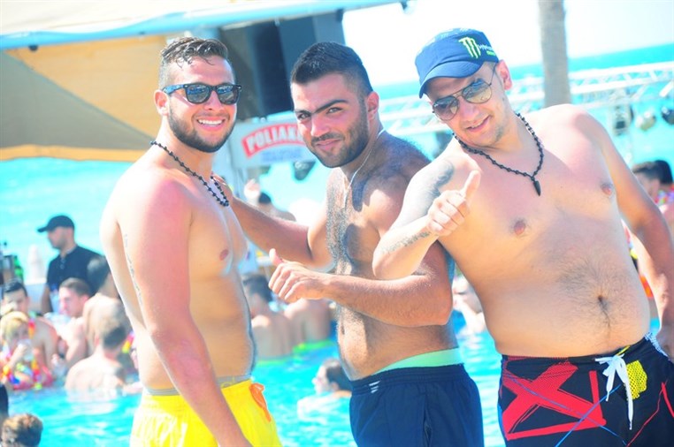 Cyan Sunday Club Lets Carnival